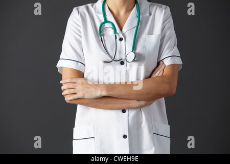 American nurse ritratto in studio ritagliato Foto Stock