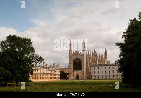 Cambridge, Cambridgshire, Inghilterra, Regno Unito. Agosto 2012. Kings College Chapel dal dorso Foto Stock