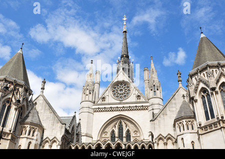 London, Regno Unito - 15 Ago, 2011: dettagli architettonici delle gallerie di giustizia a Londra Foto Stock