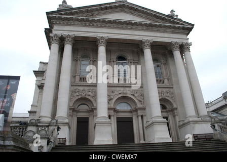 La parte anteriore della galleria d'arte Tate Britain Foto Stock