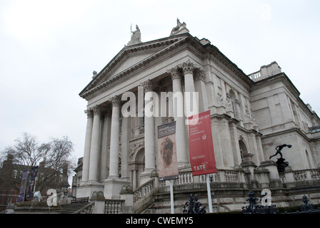 La parte anteriore della galleria d'arte Tate Britain Foto Stock