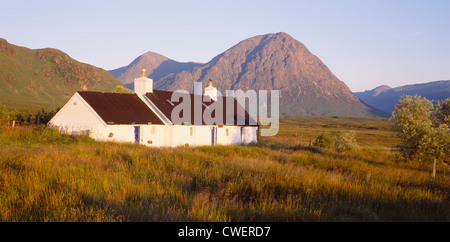 Buachaille Etive Mor e Blackrock Cottage, Lochaber, Highland, Scotland, Regno Unito Foto Stock