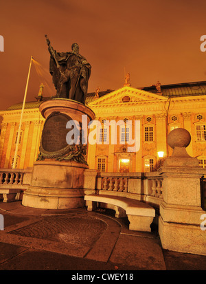 Vista notturna dell'architettura del XVII secolo in Riddarholmen (cavalieri' isolotto), un piccolo isolotto parte di Gamla Stan, la città vecchia in Foto Stock