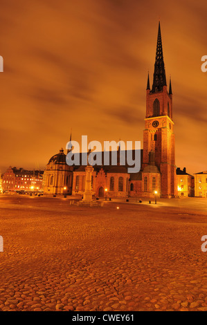 Vista notturna dell'architettura del XVII secolo in Riddarholmen (cavalieri' isolotto), un piccolo isolotto parte di Gamla Stan, la città vecchia in Foto Stock