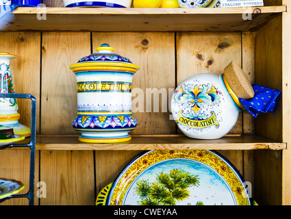 Ceramica italiana visualizzato in un negozio a Los Gatos, California Foto Stock