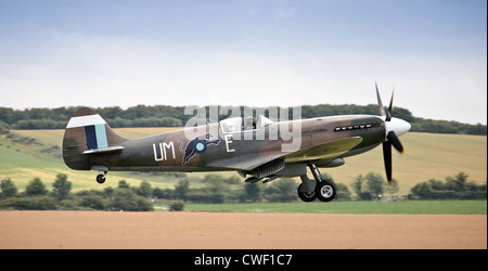 Spitfire decollo o atterraggio Foto Stock