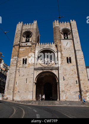 Lisbona Cattedrale Sé facciata Foto Stock