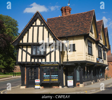 Storico con cornice in legno in stile Tudor ora costruire un agenti immobiliari ufficio, Ipswich, Suffolk, Inghilterra Foto Stock