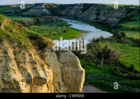 Piccolo Fiume Missouri Valley, Theodore Roosevelt NP (Sud), il Dakota del Nord, STATI UNITI D'AMERICA Foto Stock