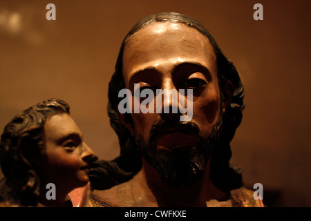 Scultura di santi nel Museo delle Culture Oaxacan in Santo Domingo ex monastero di Oaxaca, Messico, 10 luglio 2012. Foto Stock