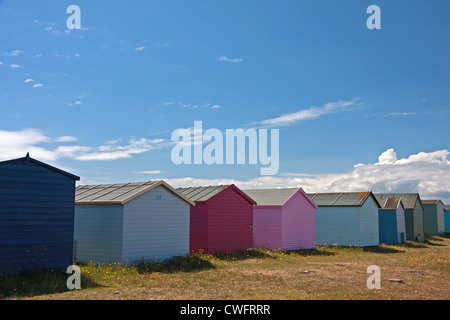 Pittoresca spiaggia di capanne sulla spiaggia a Hayling Island Foto Stock