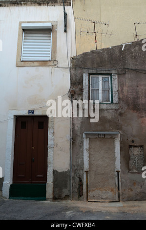 Vecchie case di Lisbona, Portogallo Foto Stock