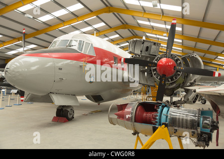 Newark Air Museum, Nottinghamshire, Regno Unito. Gamma Vickers WF369 Foto Stock