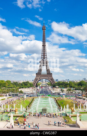 Torre Eiffel Parigi torre Eiffel dalla Fontane del Trocadero Francia Europa UE Foto Stock