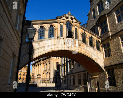 La replica Ponte dei Sospiri, Hertford College di Oxford 4 Foto Stock