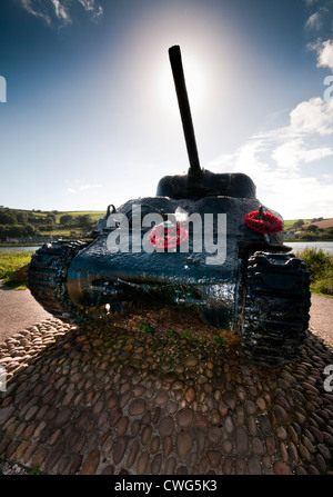 Carro Sherman Memorial a Slapton Sands, Devon Foto Stock