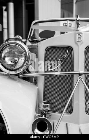 Close up white Beauford auto nozze in bianco e nero Foto Stock