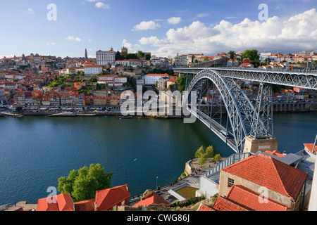 Ponte Dom Luis1 ponte sul Rio Douro Ribeira Porto Portogallo Foto Stock