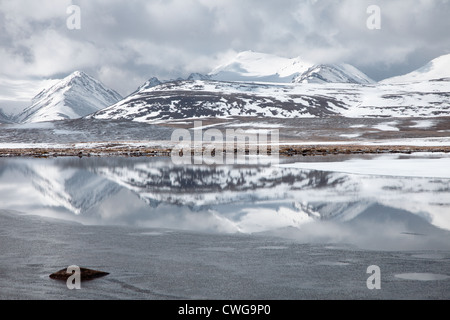 Barskoon valley in Kirghizistan, alta Tyan Shan montagne Foto Stock