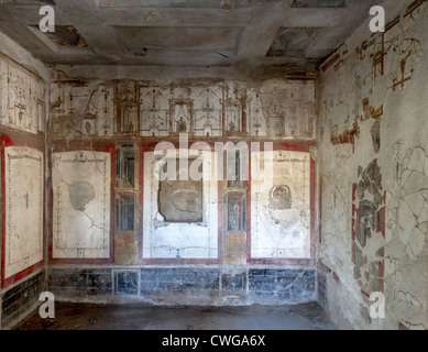 Antico dipinto murale romana presso la città di scavi di Pompei mostra architettura in prospettiva (casa di Octavius Quartio) Foto Stock