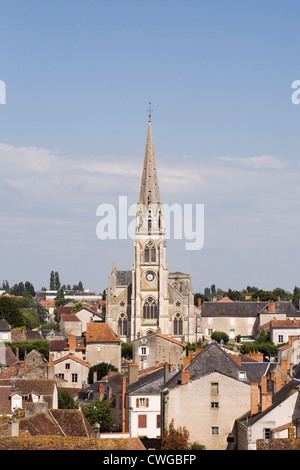 Veduta della chiesa di San Marziale, Montmorillon, Francia. Foto Stock