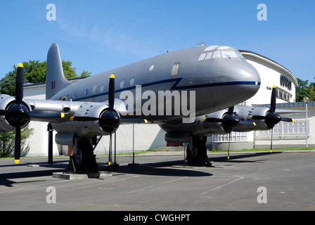 Il piano di trasporto dalla Berliner Airlift nel Museo degli Alleati nel Clayallee a Berlino. Foto Stock