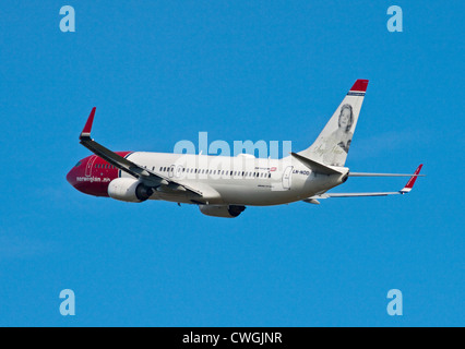 Norwegian Air Shuttle Boeing 737, l' Aeroporto di Gatwick, Sussex, Inghilterra Foto Stock