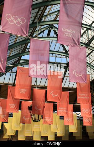 Marcatura flag il London 2012 Giochi olimpici e paraolimpici in Covent Garden Foto Stock