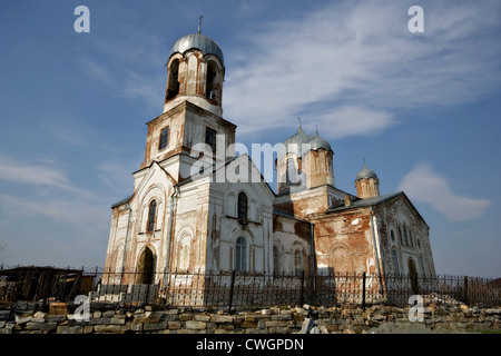 L'Ascensione di SANTA Chiesa Ortodossa. Villaggio Voznesenka. Area Uchalinskiy. Bashkortostan. La Russia. Foto Stock