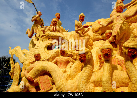 Candela le sculture sono sfilato attraverso le strade su 3/08/2012 di Ubon Ratchathani Nordest della Thailandia. Cndle e festival di cera( Foto Stock