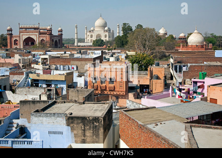 In vista della città di Agra e il Taj Mahal, Uttar Pradesh, India Foto Stock