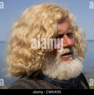 Uomo vestito in costume vichingo a Norstead Viking Village, Terranova Foto Stock