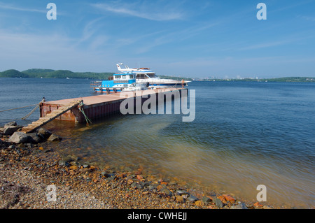 Motor Yacht. Russky Island, Vladivostok, Estremo Oriente, Primorsky Krai, Federazione russa Foto Stock