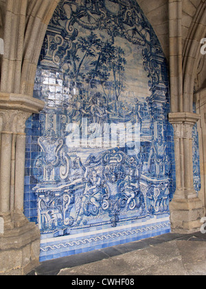 Chiostro interno Se Cathedral Porto Portogallo Foto Stock