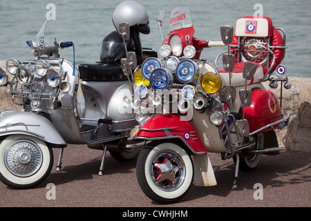 Personalizzate gli scooter classico Foto Stock