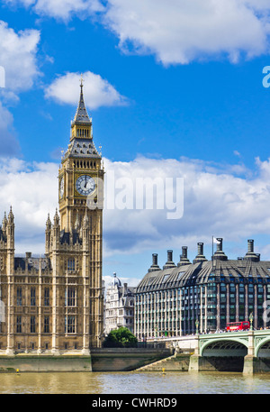 Londra Big Ben e Westminster Bridge Inghilterra GB UK EU Europe Foto Stock