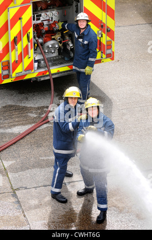 Vigili del fuoco di orologio bianco a Pontypridd la stazione dei vigili del fuoco in South Wales UK Foto Stock