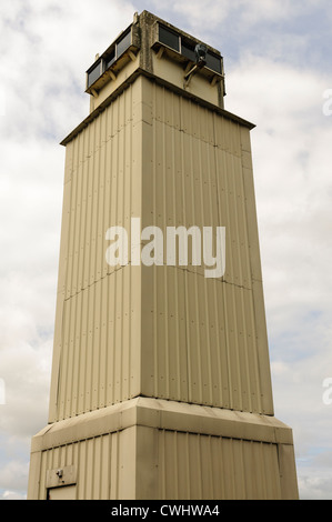 Torre di avvistamento al labirinto abbandonato carcere (Long Kesh) Foto Stock