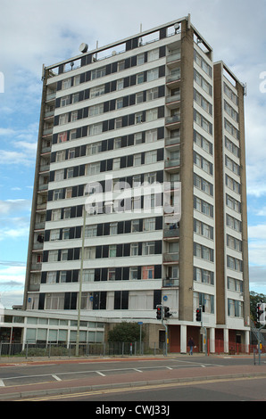 Queensway House, un blocco di appartamenti in Hatfield, Hertfordshire, Inghilterra, Regno Unito. Foto Stock