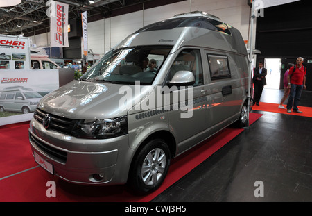 Volkswagen camper van al Caravan Salon Exhibition 2012 il 27 agosto 2012 a Dusseldorf, Germania. Foto Stock