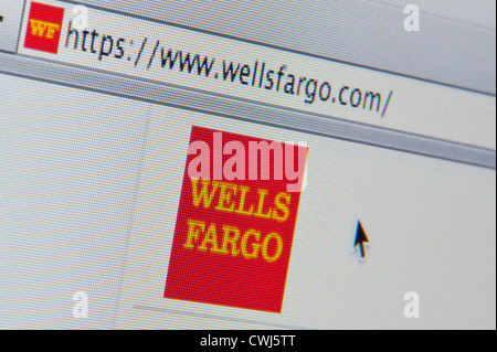 Close up Wells Fargo logo come visto sul suo sito web. (Solo uso editoriale: -print, TV, e-book e Redazione sito web). Foto Stock
