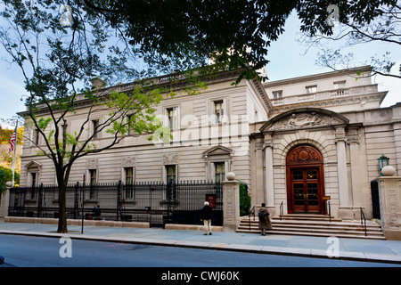 La Frick Collection comprende tre Vermeers. Fifth Avenue, Museum Mile, New York City, USA. Foto Stock