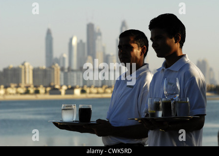 Nozze, Sposo e Sposa in Atlantis Hotel, il Palm, Dubai, Emirati Arabi Uniti, Emirati arabi uniti, Golfo Persico, la Penisola Arabica, in Asia. Foto Stock