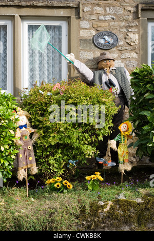 Scarecrows a kettlewell festival raffigurante uomo con butterfly net Foto Stock