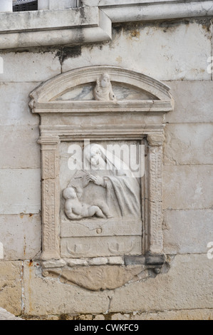 Un bassorilievo sul lato del ponte della Paglia (ponte), Venezia, Italia. Foto Stock