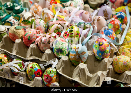 Salisburgo, Austria: "Pasqua in Salzburg' store a #13 Judengasse offre una vasta varietà di uova decorate.solo uso editoriale.
