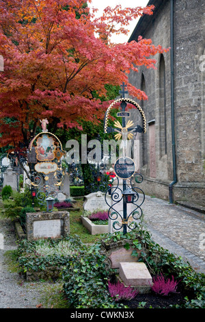 Salisburgo, Austria: cimitero adiacente all Abbazia di San Pietro in uso fin dal Medioevo. Noto per le sue catacombe. Foto Stock