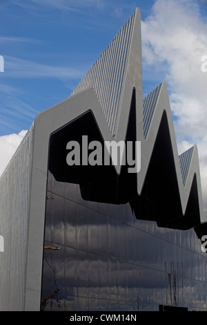 Riverside Museum di Glasgow. Progettato da architetto irachena Zaha Hadid. Foto Stock