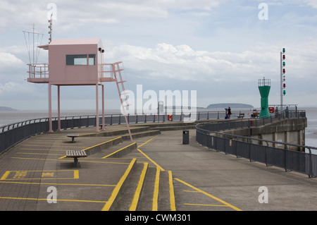 Struttura di frangionde orientale, Cardiff Bay Barrage, Galles Foto Stock