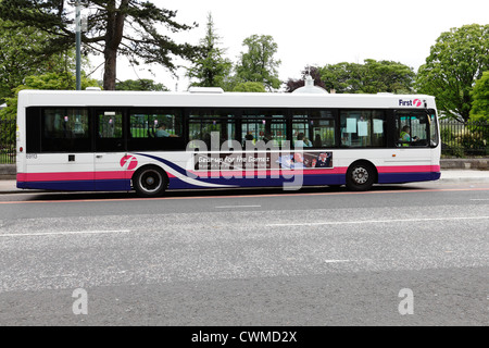 Un autobus gestito da First Bus, Glasgow, Scozia, Regno Unito Foto Stock